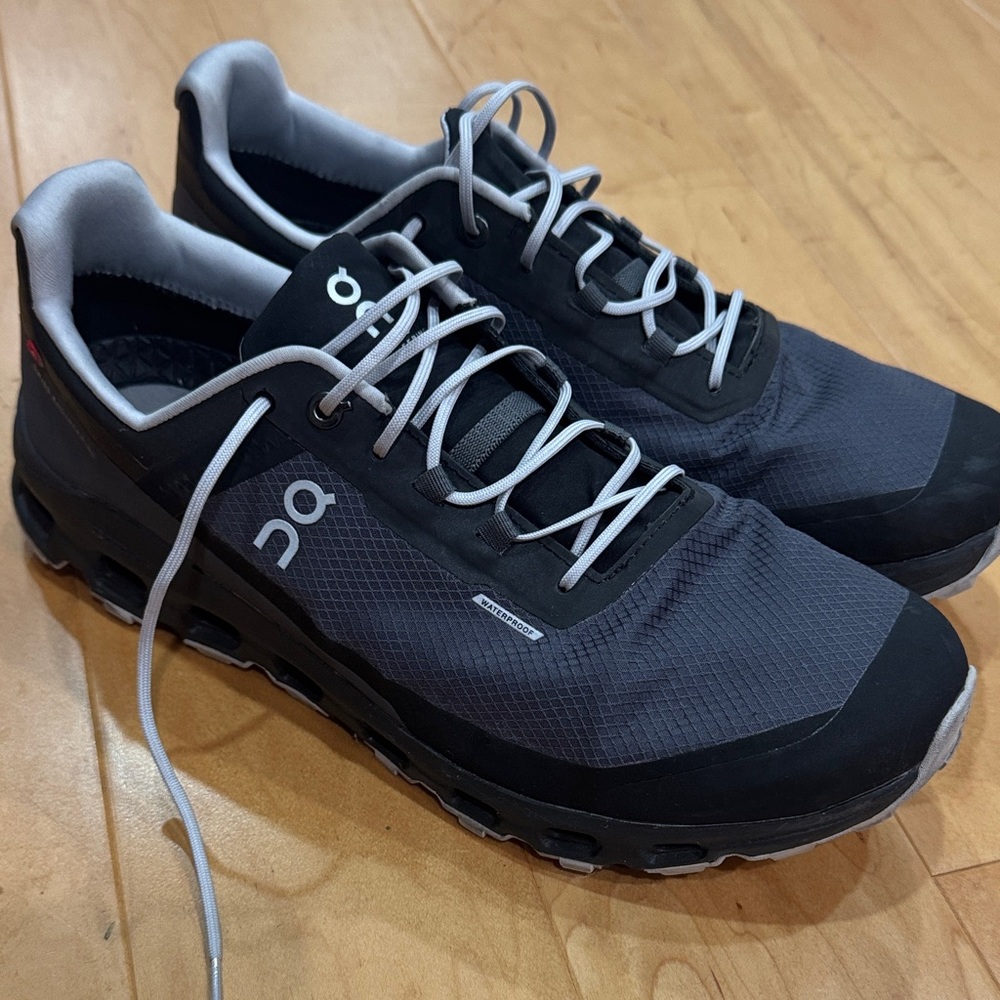 On Running Men's Cloudvista Waterproof Shoe Size 10.5